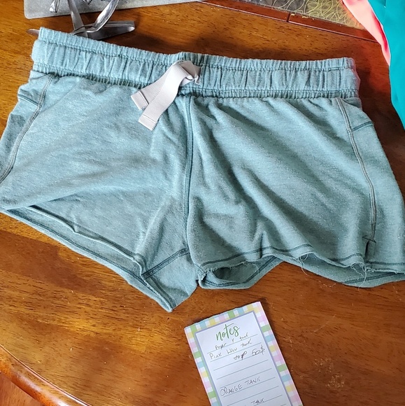 Bright blue shorts lulu lemon shorts size 6 - Picture 2 of 2